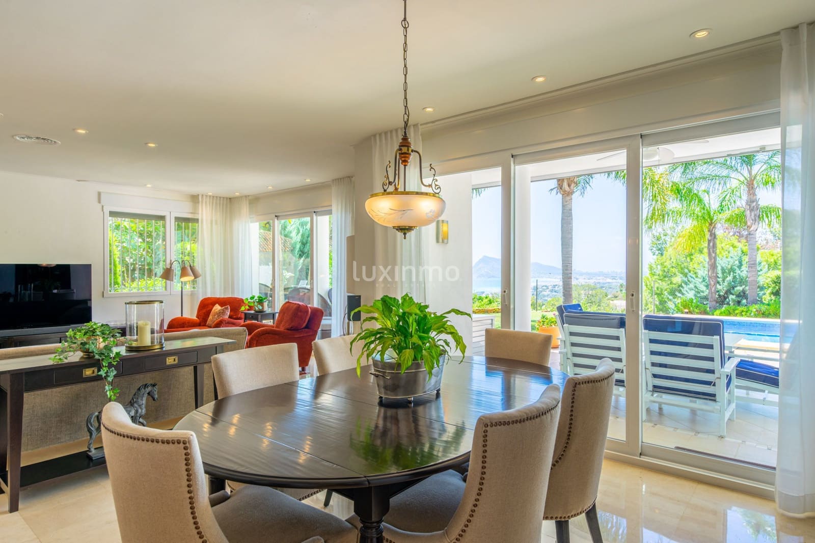 4 bedroom Villa for sale in Altea with pool garage - € 1,550,000 (Ref: 9159131)