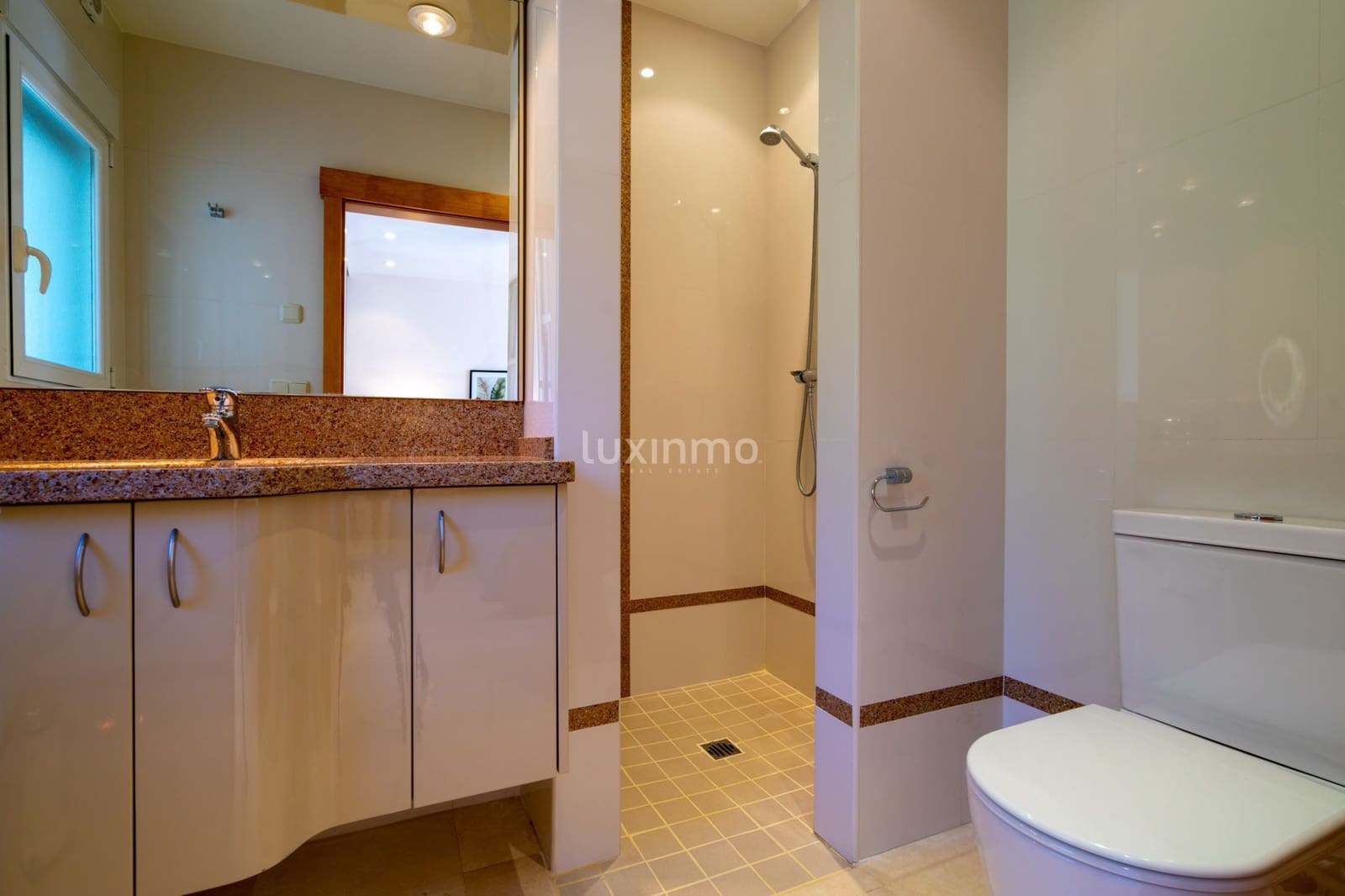 4 bedroom Villa for sale in Altea with pool garage - € 1,550,000 (Ref: 9159131)