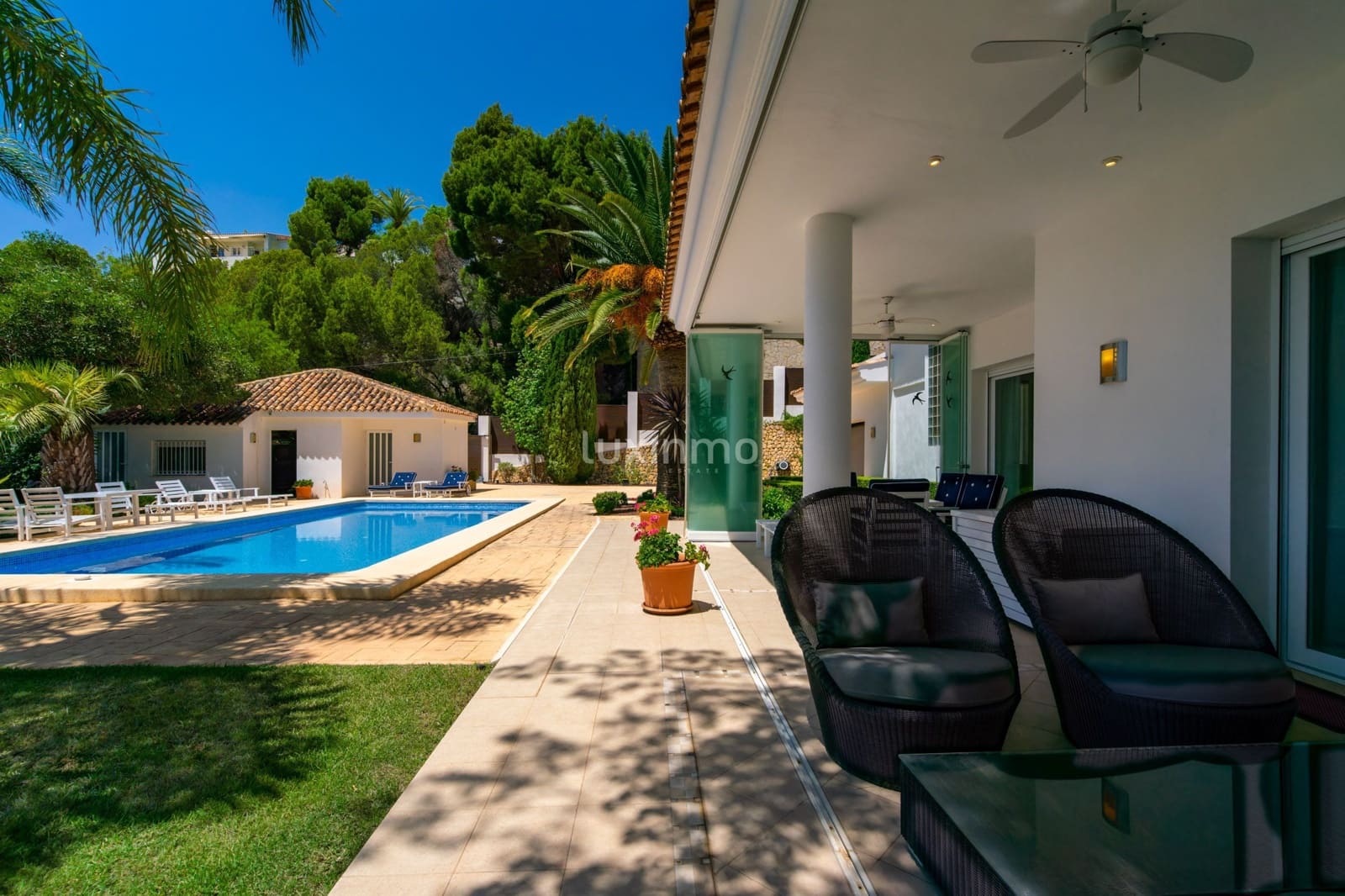 4 bedroom Villa for sale in Altea with pool garage - € 1,550,000 (Ref: 9159131)