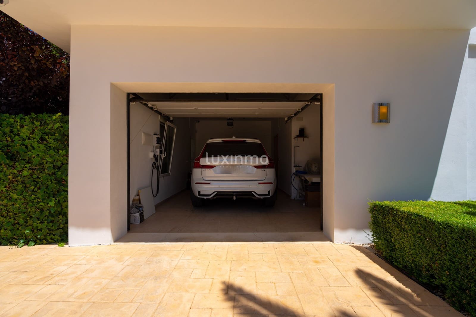 4 bedroom Villa for sale in Altea with pool garage - € 1,550,000 (Ref: 9159131)