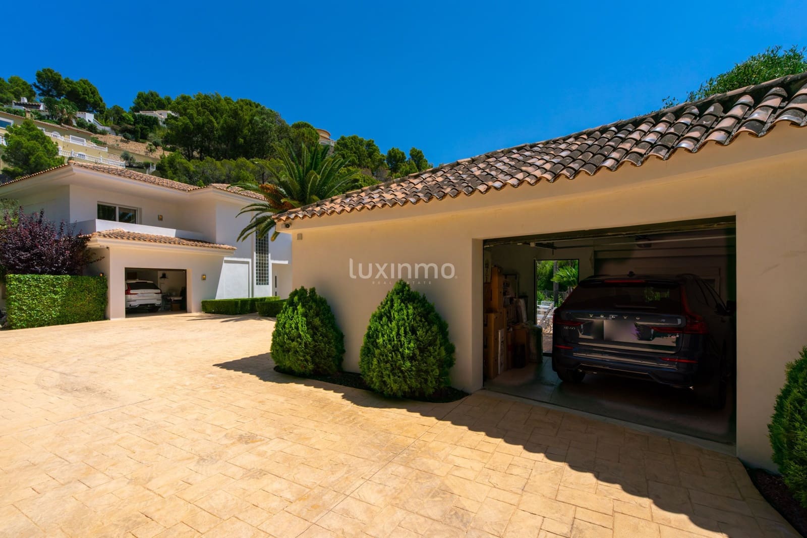 4 bedroom Villa for sale in Altea with pool garage - € 1,550,000 (Ref: 9159131)