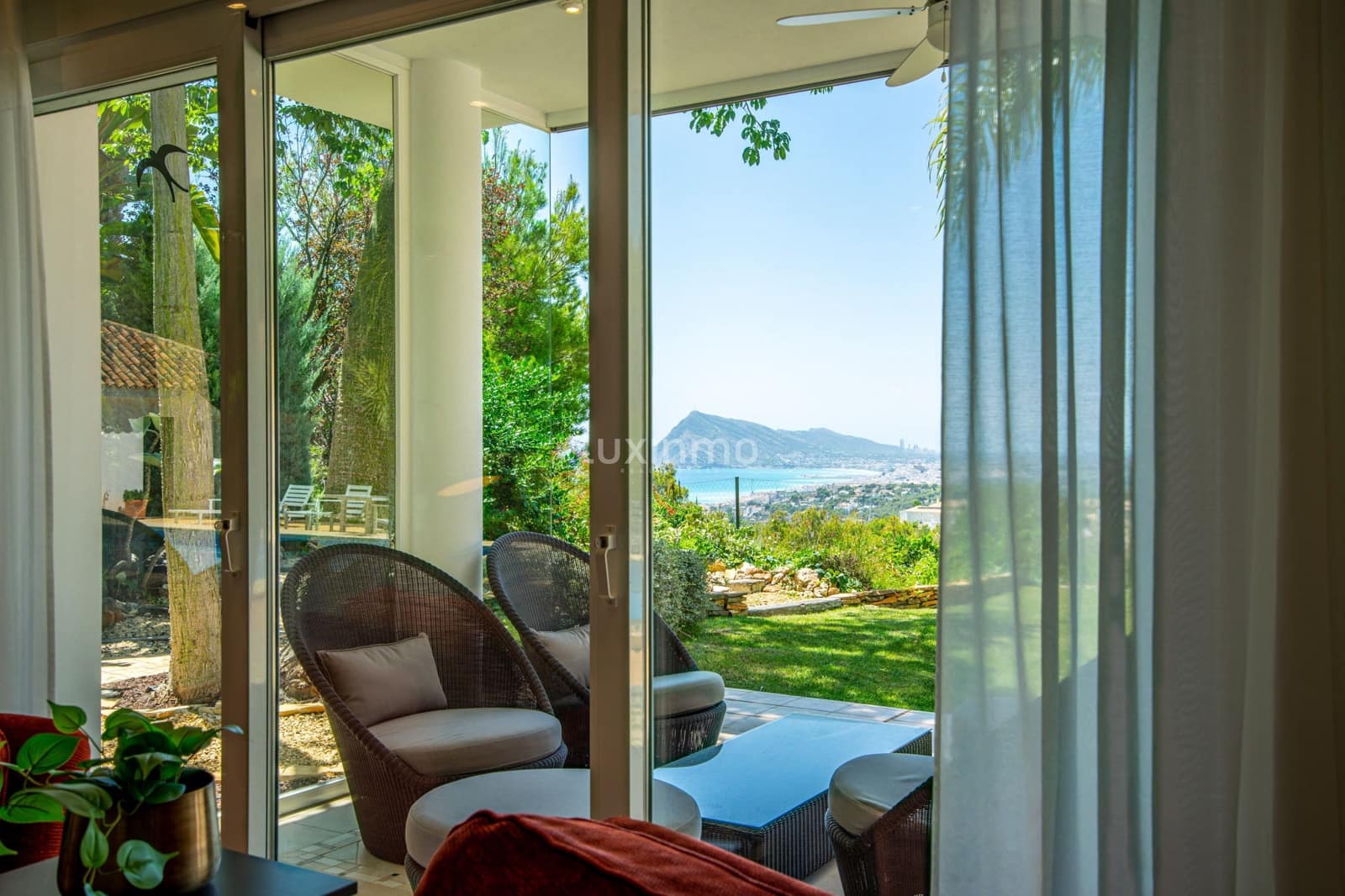 4 bedroom Villa for sale in Altea with pool garage - € 1,550,000 (Ref: 9159131)