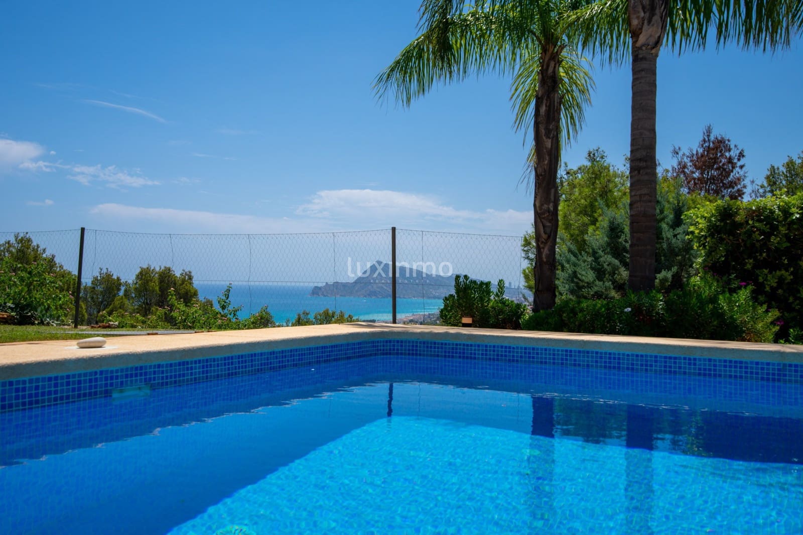 4 bedroom Villa for sale in Altea with pool garage - € 1,550,000 (Ref: 9159131)