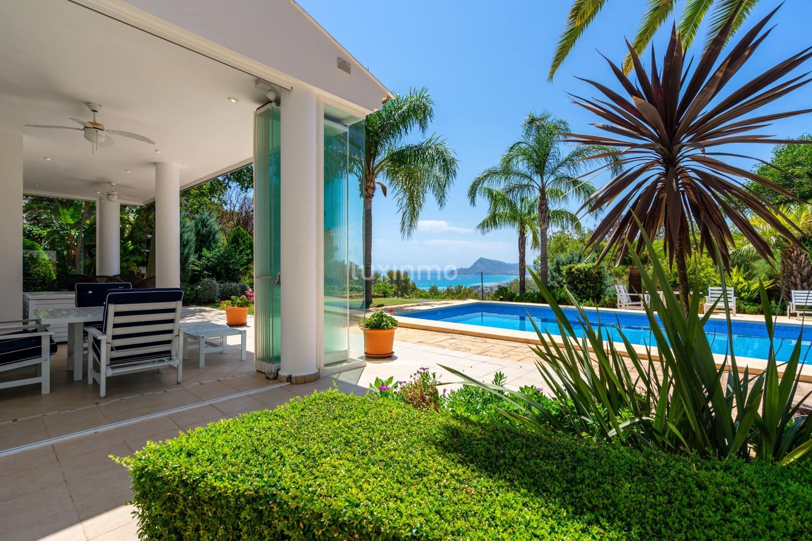 4 bedroom Villa for sale in Altea with pool garage - € 1,550,000 (Ref: 9159131)