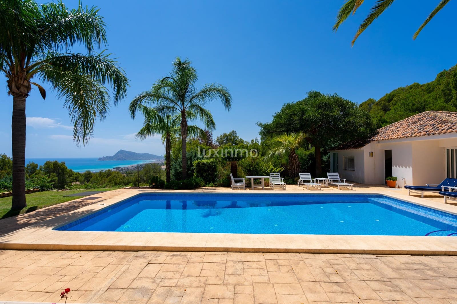 4 bedroom Villa for sale in Altea with pool garage - € 1,550,000 (Ref: 9159131)