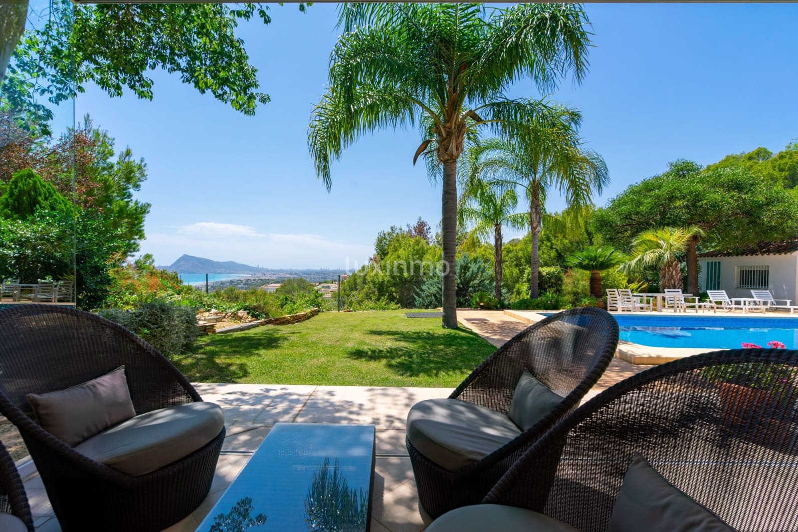 4 bedroom Villa for sale in Altea with pool garage - € 1,550,000 (Ref: 9159131)