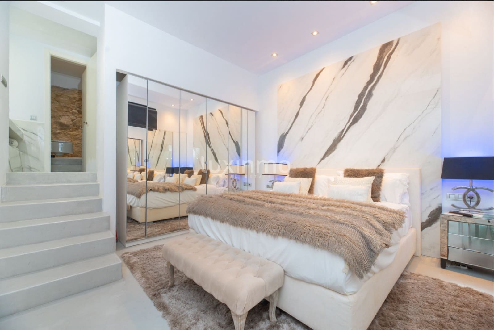 5 soverom Hus til salgs i Ibiza by med svømmebasseng garasje - € 2 995 000 (Ref: 9161797)