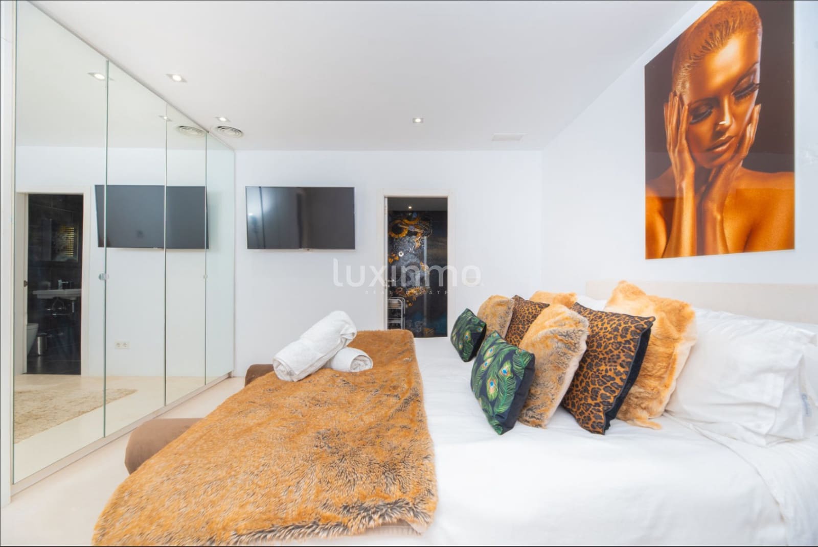 5 soverom Hus til salgs i Ibiza by med svømmebasseng garasje - € 2 995 000 (Ref: 9161797)