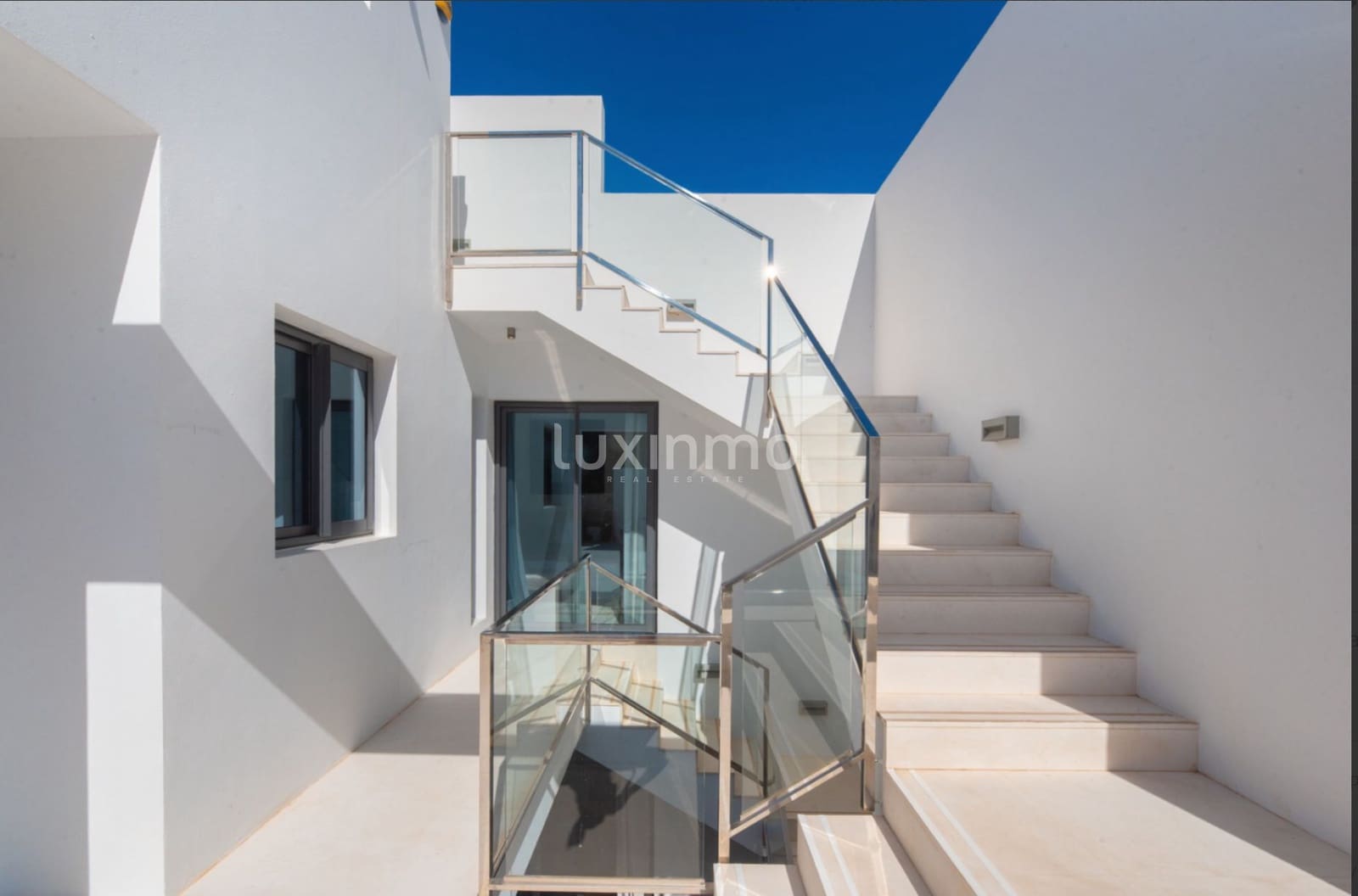 5 soverom Hus til salgs i Ibiza by med svømmebasseng garasje - € 2 995 000 (Ref: 9161797)