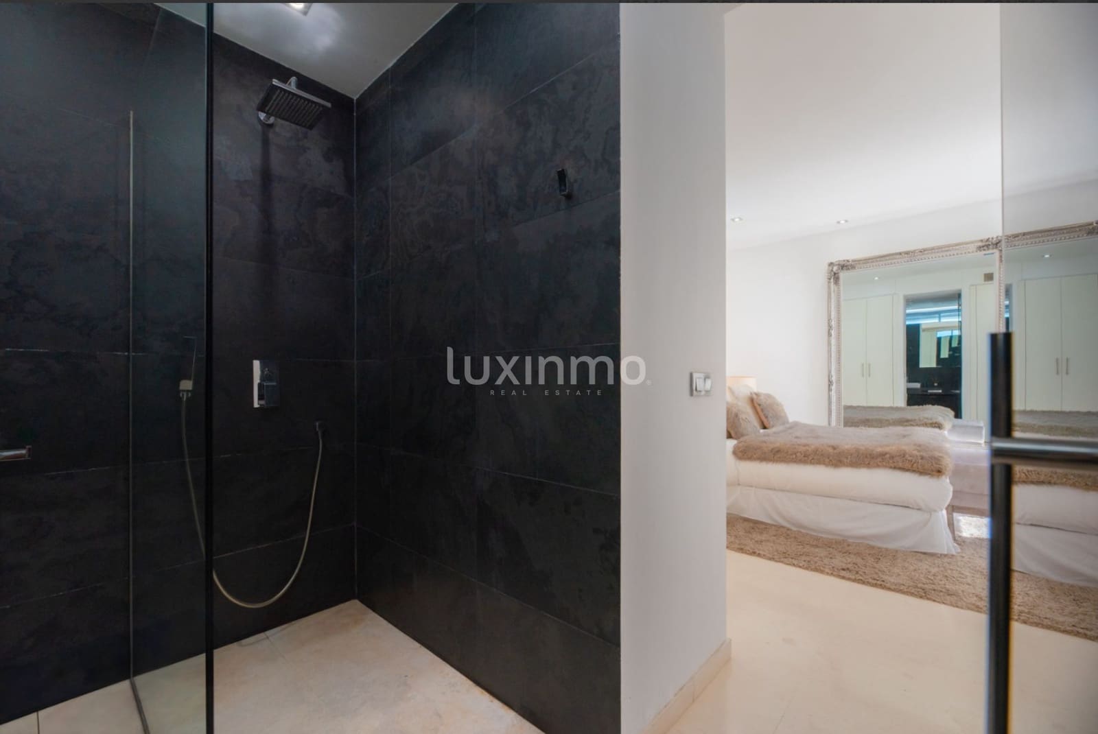 5 soverom Hus til salgs i Ibiza by med svømmebasseng garasje - € 2 995 000 (Ref: 9161797)