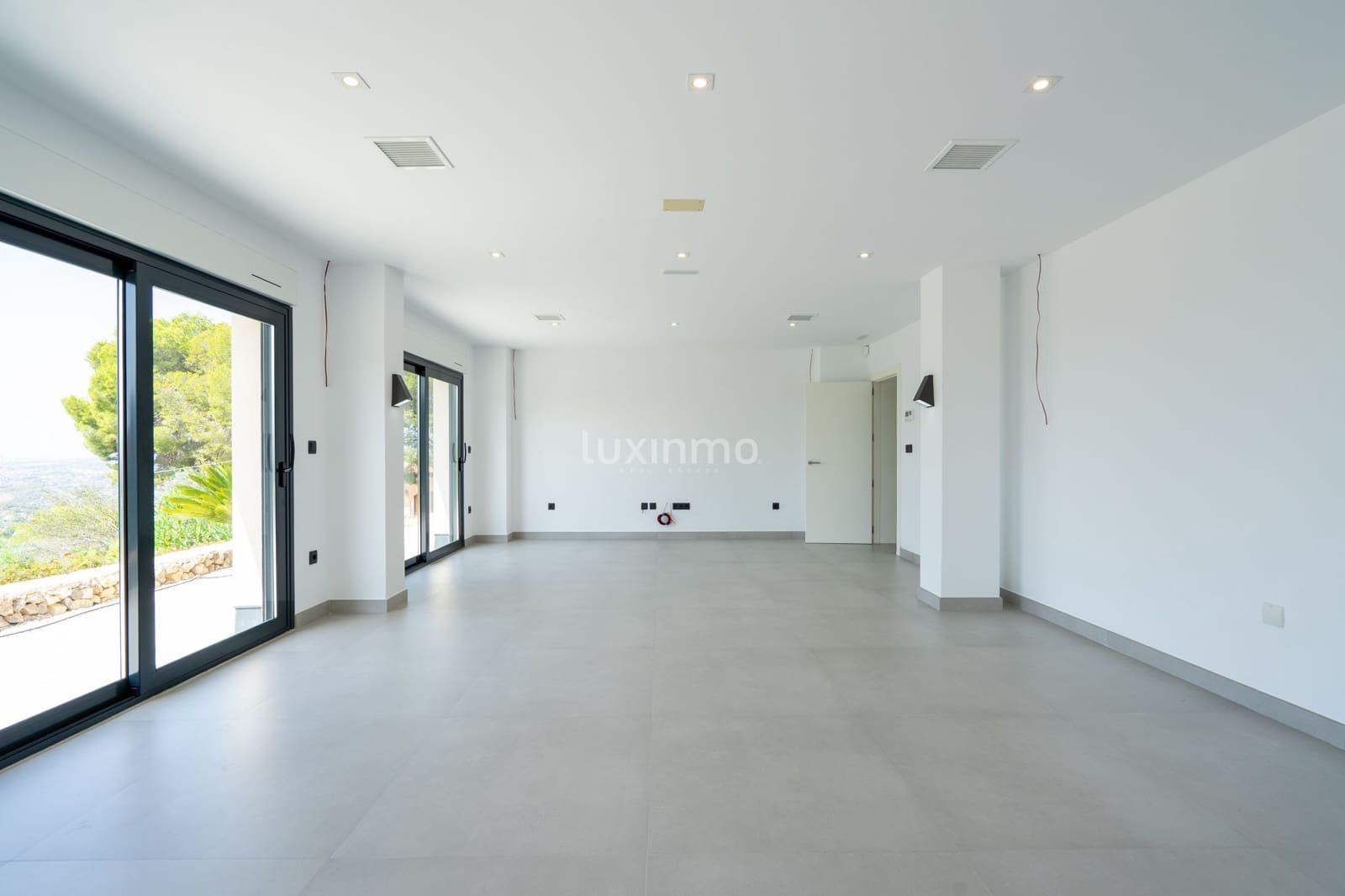 5 bedroom Villa for sale in Altea with pool garage - € 3,500,000 (Ref: 9168351)