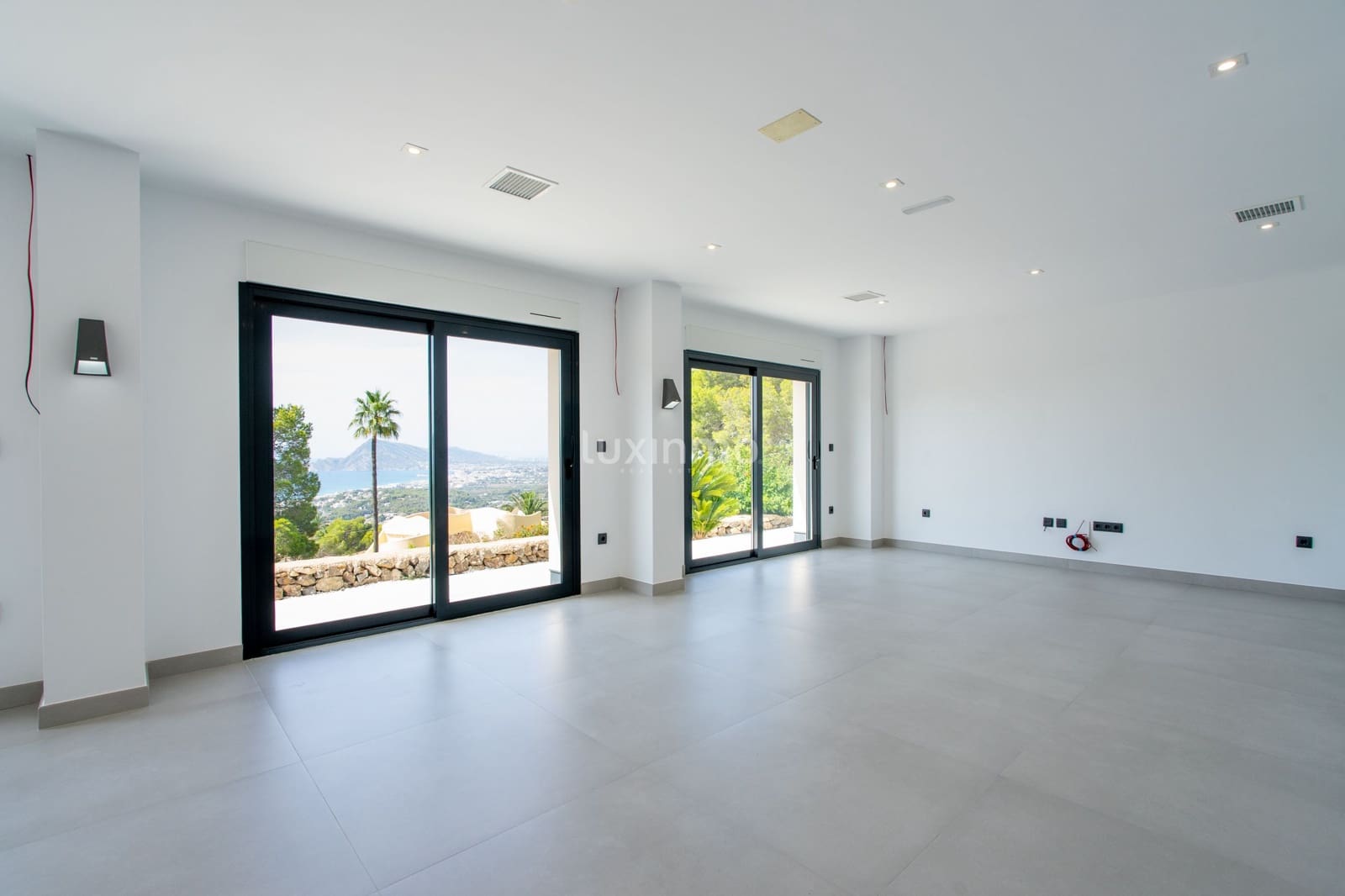 5 bedroom Villa for sale in Altea with pool garage - € 3,500,000 (Ref: 9168351)