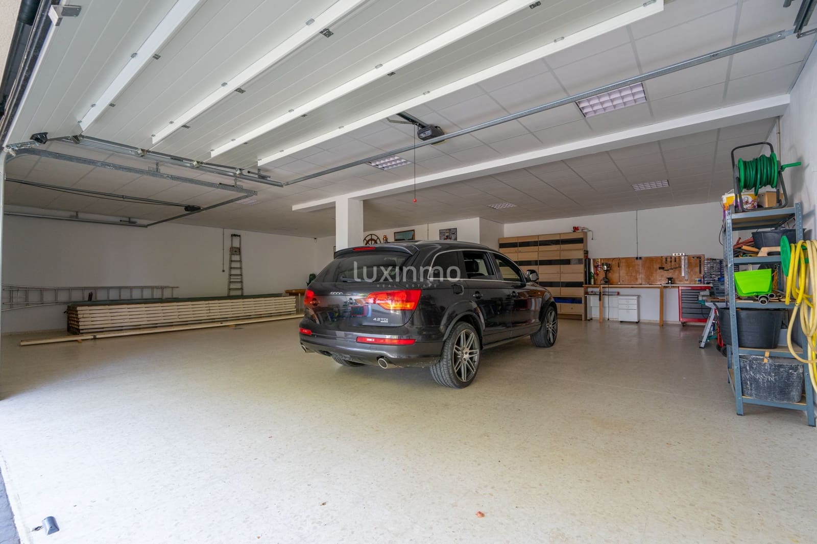 5 bedroom Villa for sale in Altea with pool garage - € 3,500,000 (Ref: 9168351)