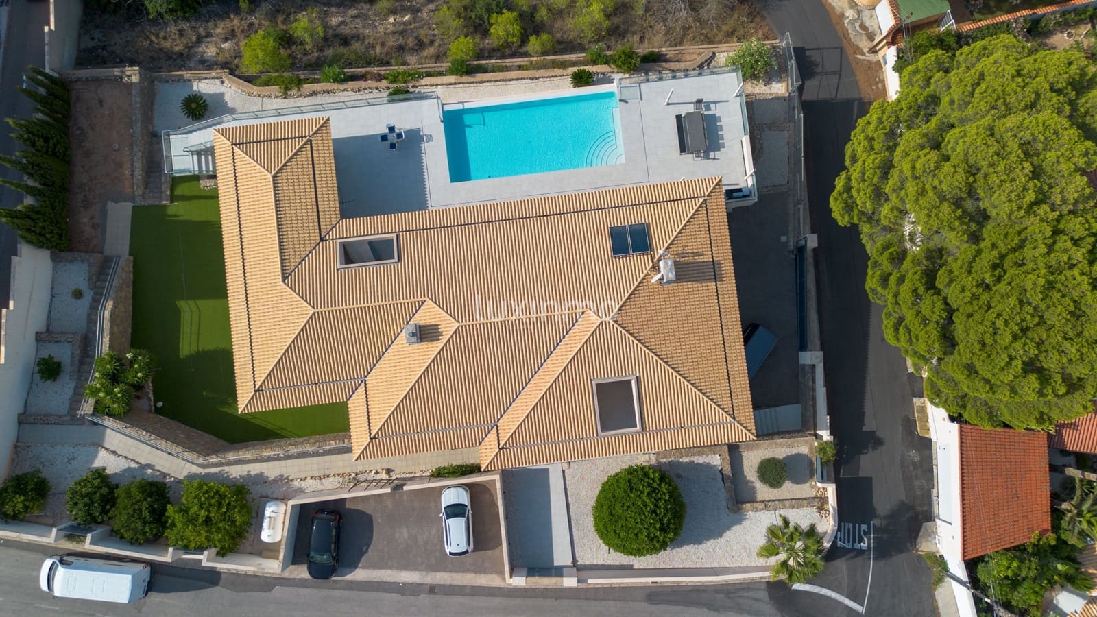 5 bedroom Villa for sale in Altea with pool garage - € 3,500,000 (Ref: 9168351)