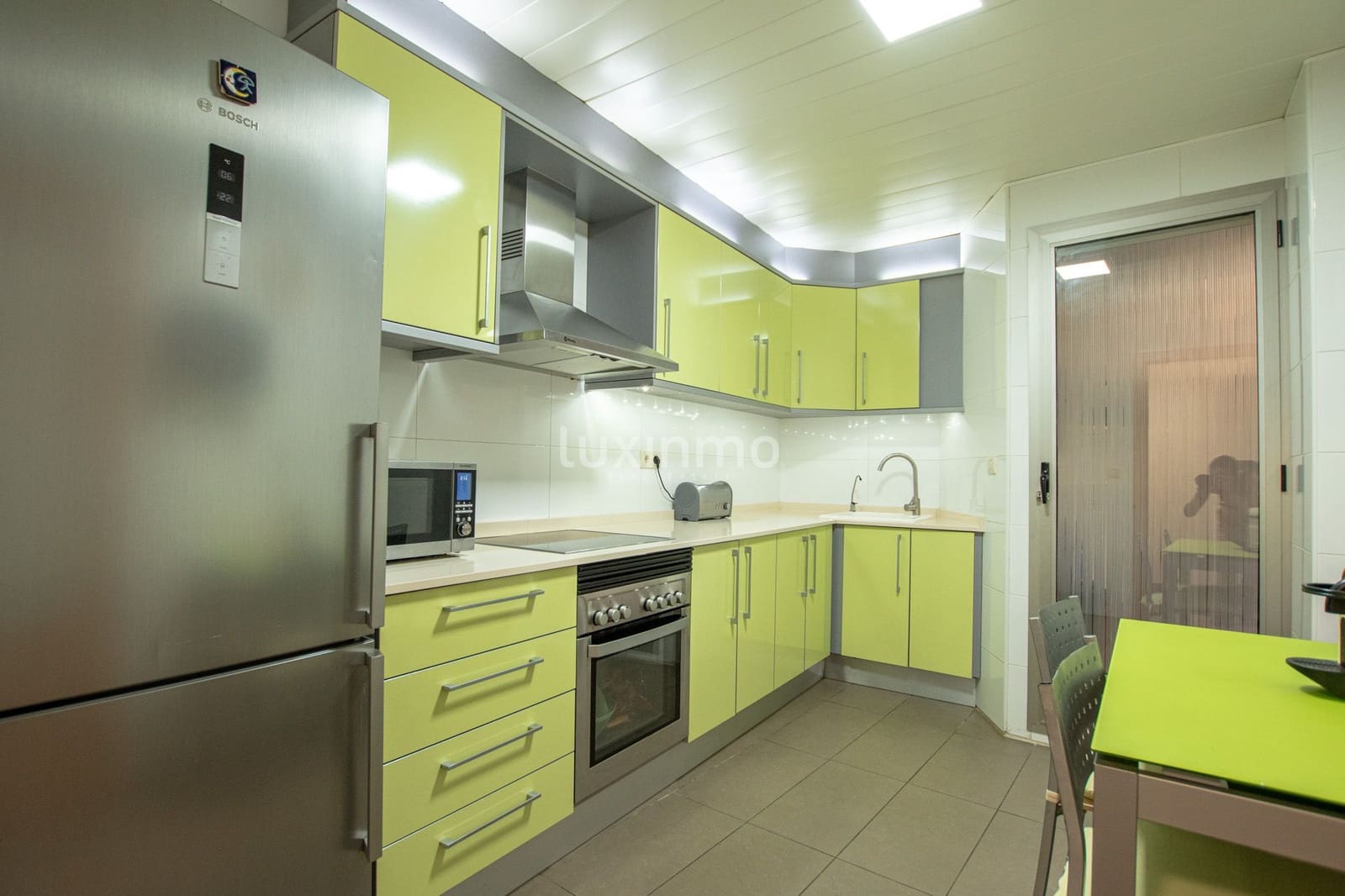 2 soveværelse Lejlighed til leje i Calpe / Calp med swimmingpool garage - € 1.050 (Ref: 9175305)