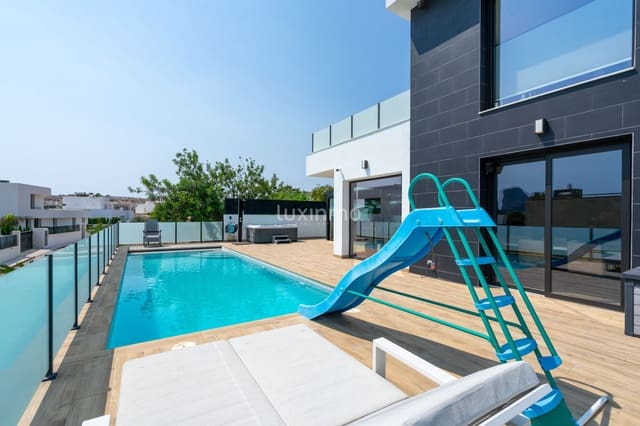 4 bedroom Villa for sale in Calpe / Calp with pool garage - € 1,300,000 (Ref: 9190554)