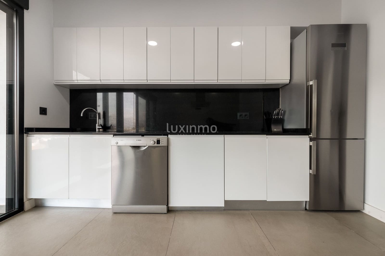 5 bedroom Villa for sale in Alfaz del Pi / L'Alfas del Pi with pool garage - € 1,280,000 (Ref: 9190557)