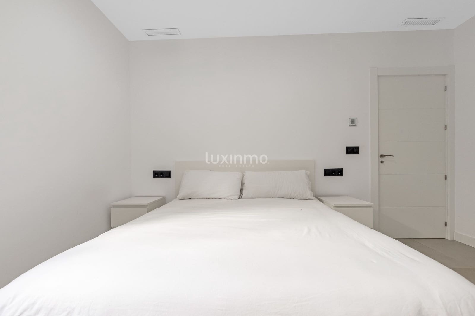 5 bedroom Villa for sale in Alfaz del Pi / L'Alfas del Pi with pool garage - € 1,280,000 (Ref: 9190557)