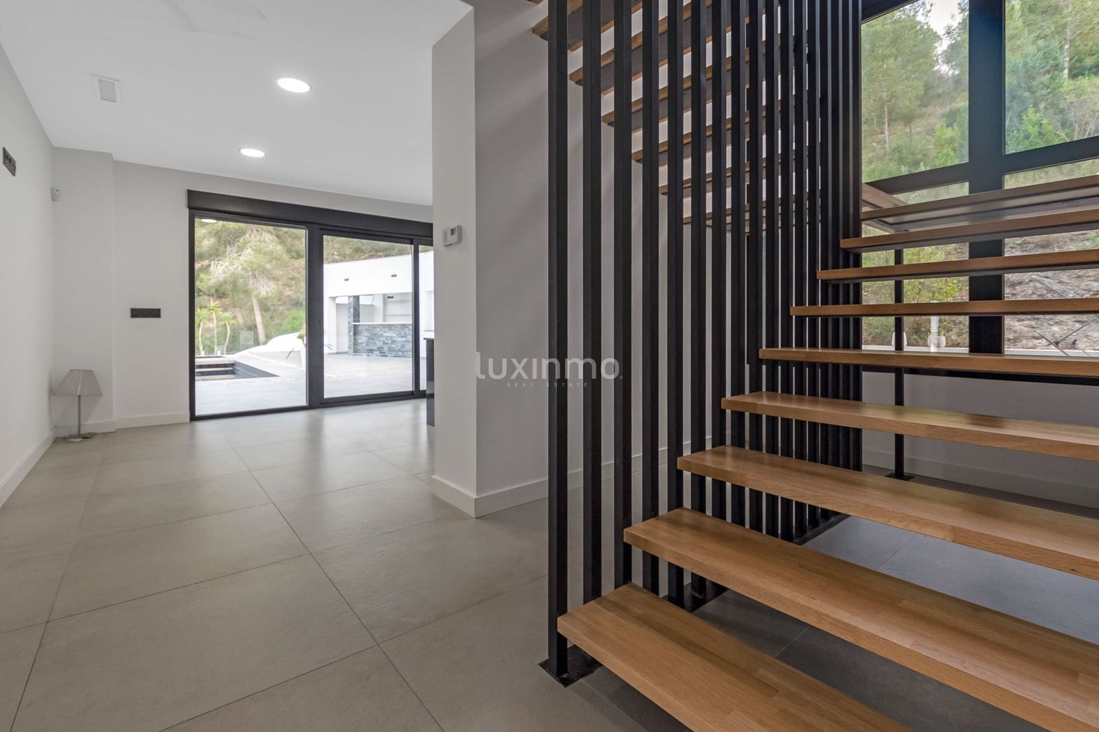 5 bedroom Villa for sale in Alfaz del Pi / L'Alfas del Pi with pool garage - € 1,280,000 (Ref: 9190557)