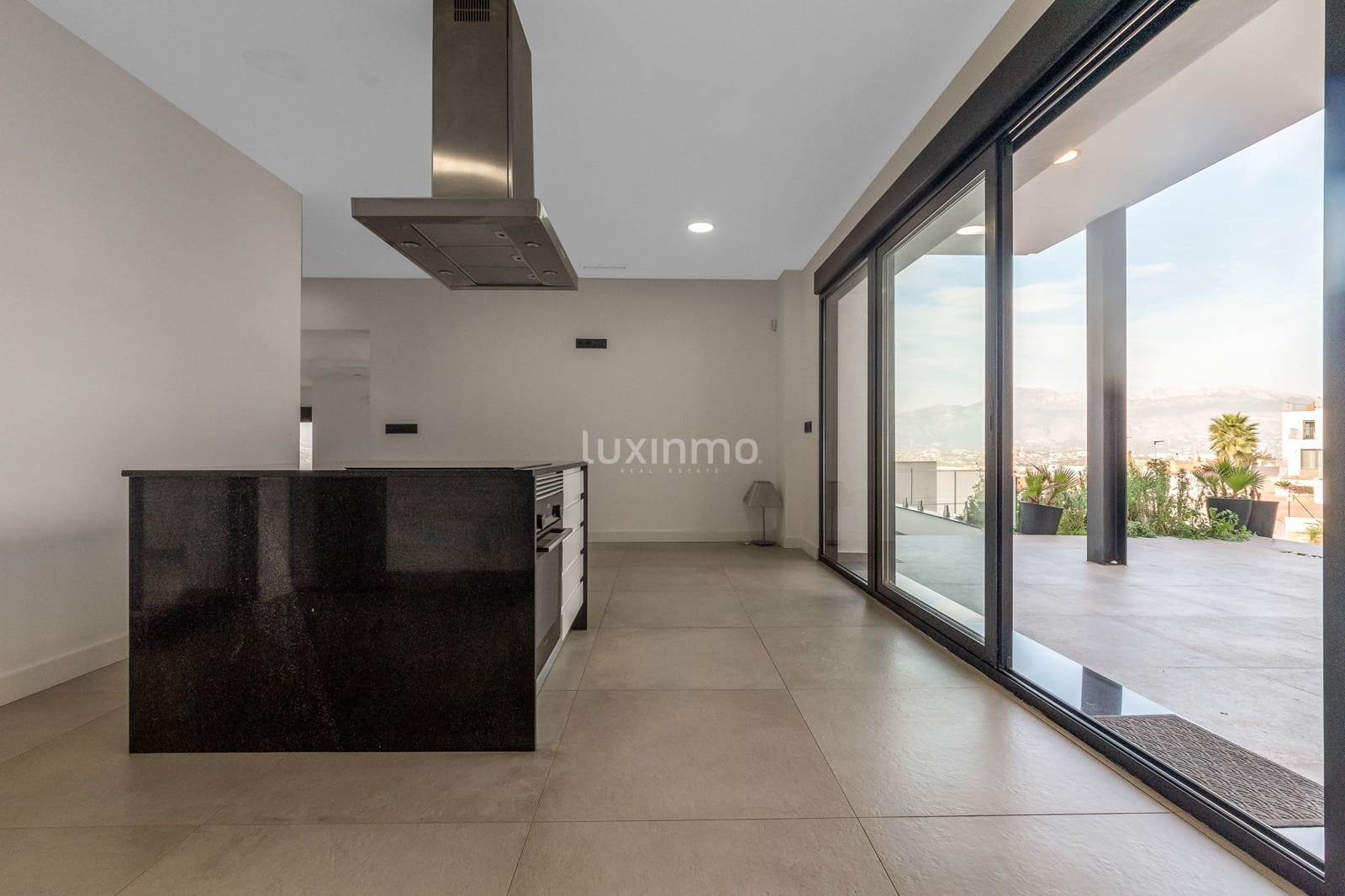 5 bedroom Villa for sale in Alfaz del Pi / L'Alfas del Pi with pool garage - € 1,280,000 (Ref: 9190557)