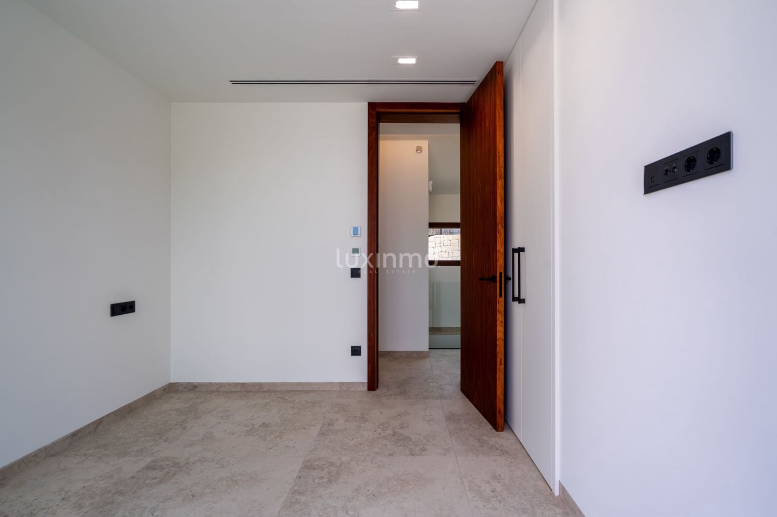 4 soverom Villa til salgs i Calpe / Calp med svømmebasseng garasje - € 1 370 000 (Ref: 9190693)