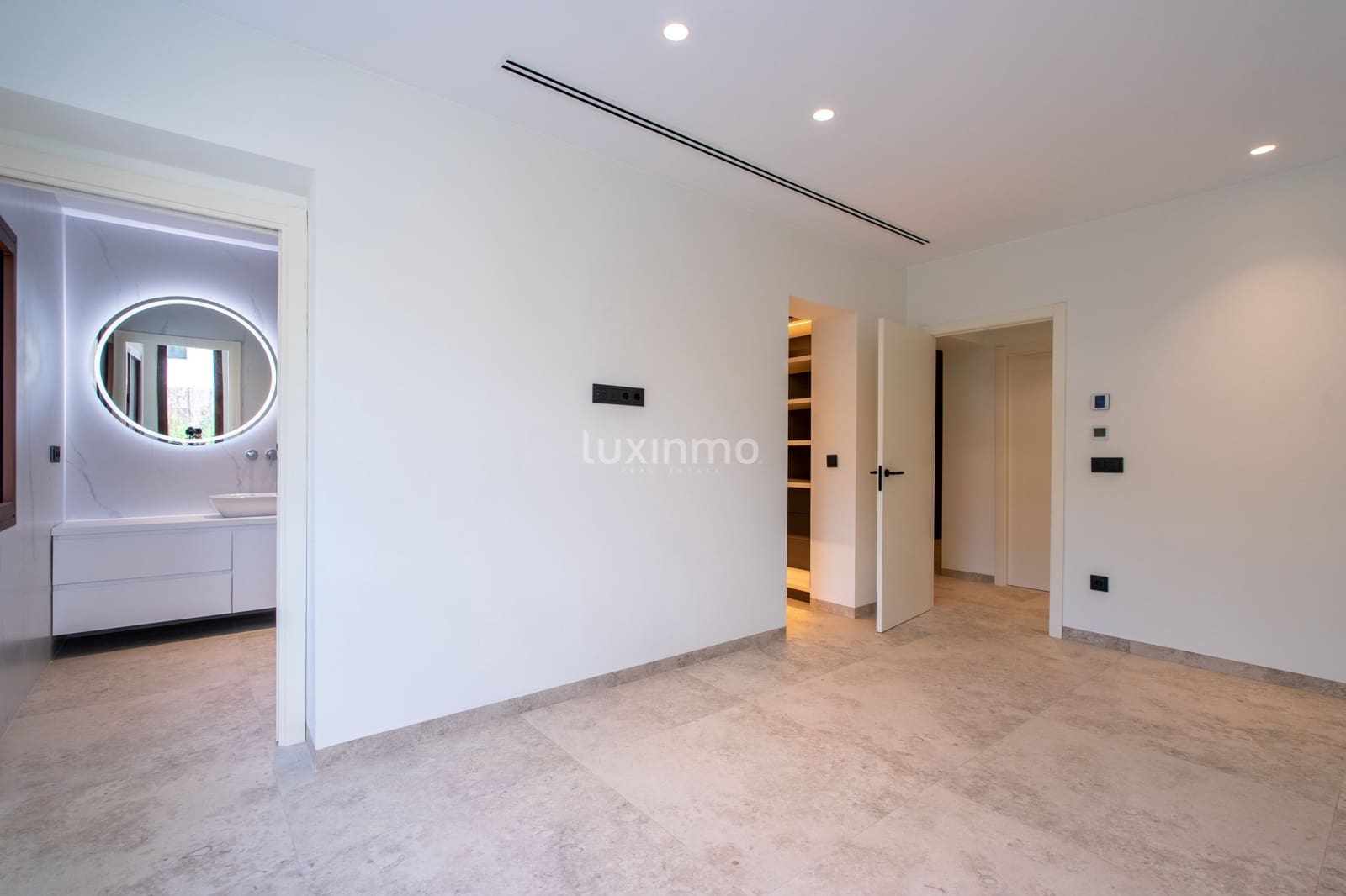 4 soverom Villa til salgs i Calpe / Calp med svømmebasseng garasje - € 1 370 000 (Ref: 9190693)