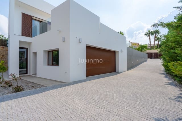 4 soverom Villa til salgs i Calpe / Calp med svømmebasseng garasje - € 1 370 000 (Ref: 9190693)