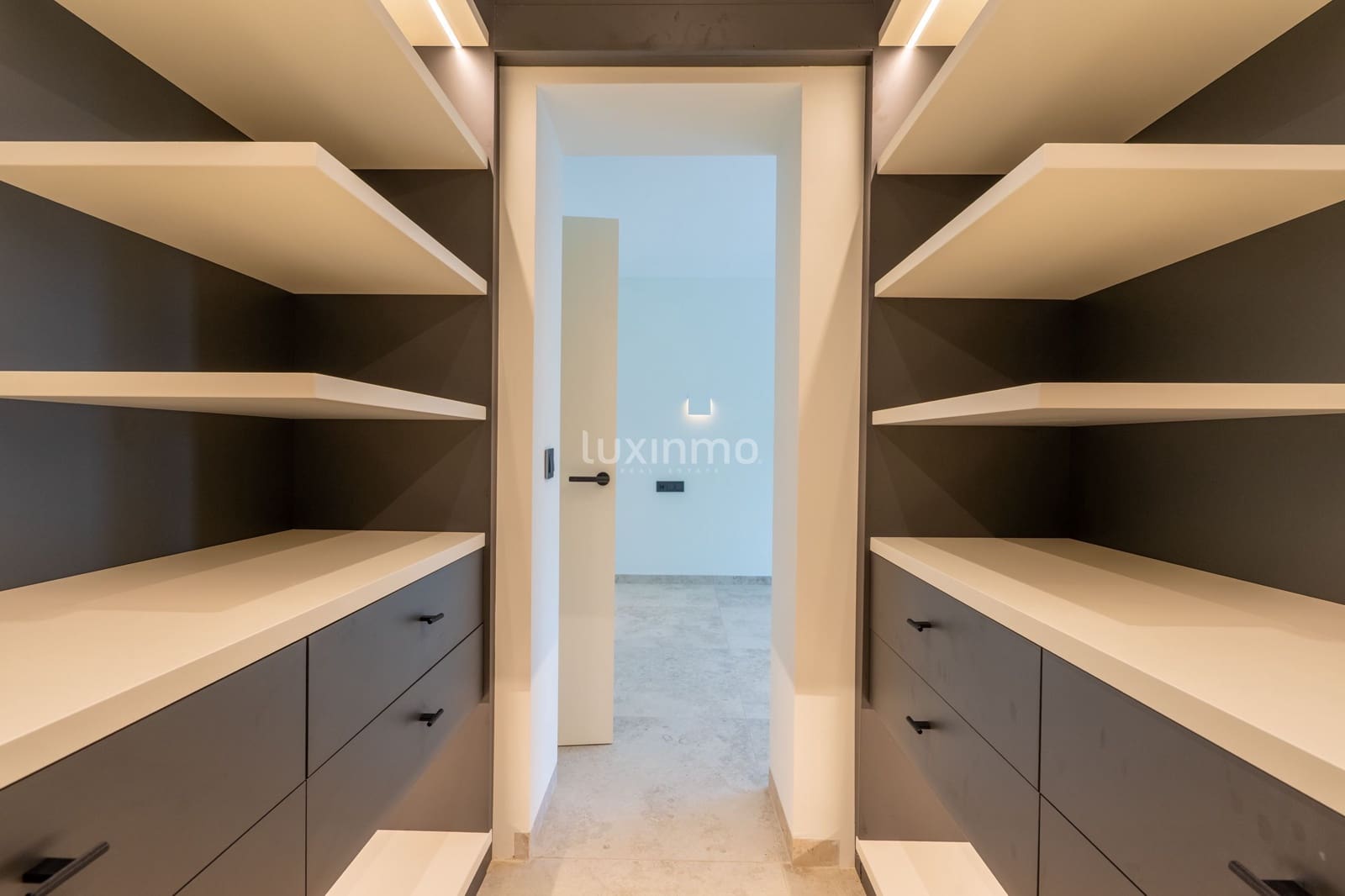 4 soverom Villa til salgs i Calpe / Calp med svømmebasseng garasje - € 1 370 000 (Ref: 9190693)