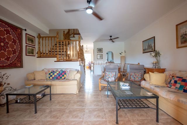 4 bedroom Villa for rent in Calpe / Calp with pool garage - € 1,900 (Ref: 9193304)