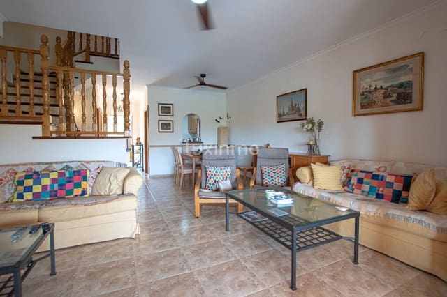 4 bedroom Villa for rent in Calpe / Calp with pool garage - € 1,900 (Ref: 9193304)