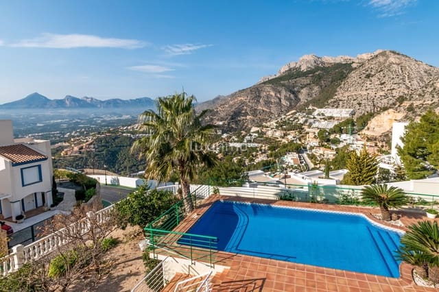 3 bedroom Villa for rent in Altea with pool garage - € 5,000 (Ref: 9205244)