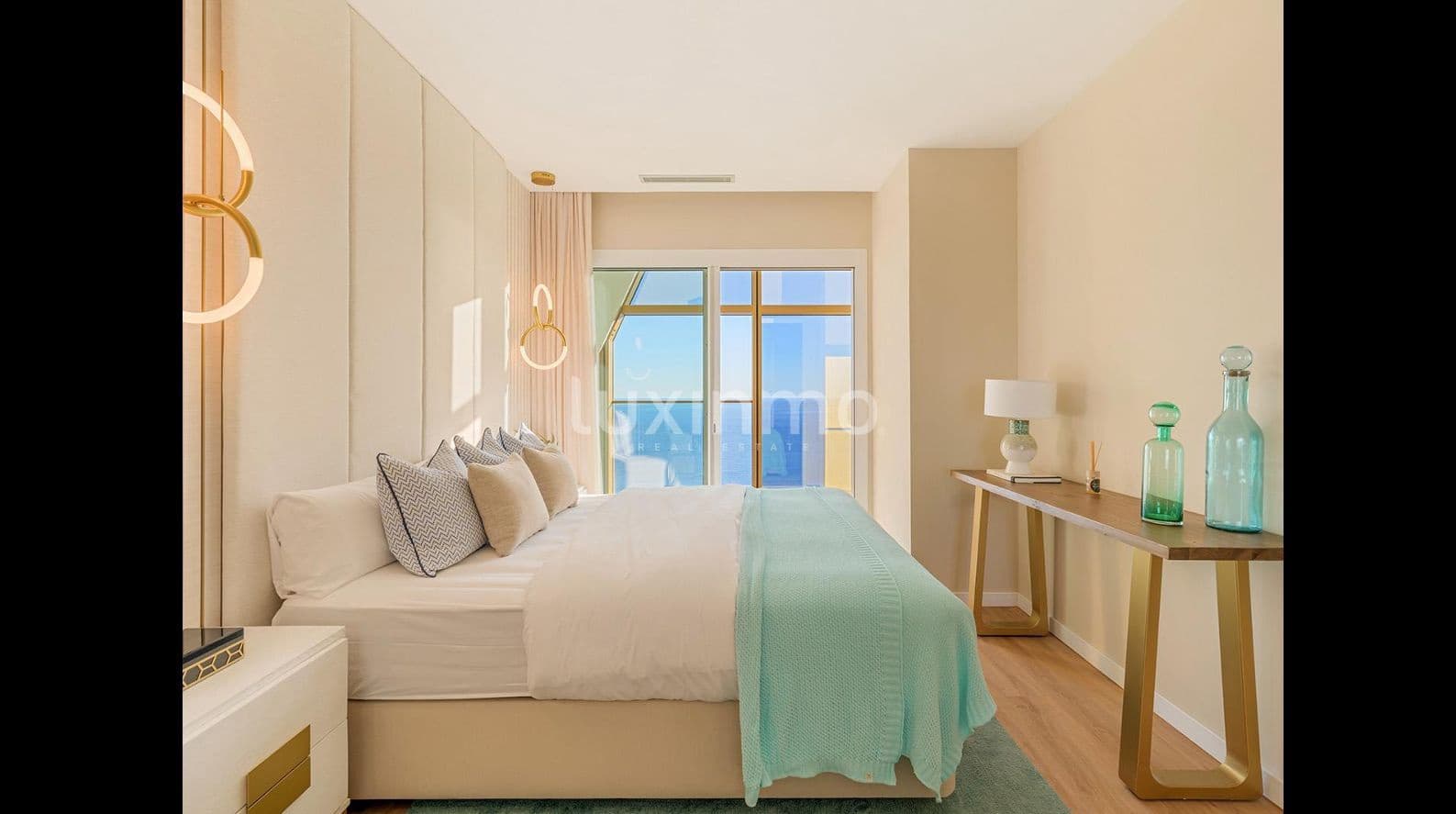 4 sypialnia Penthouse na sprzedaż w Benidorm z basenem garażem - 2 500 000 € (Ref: 9205677)