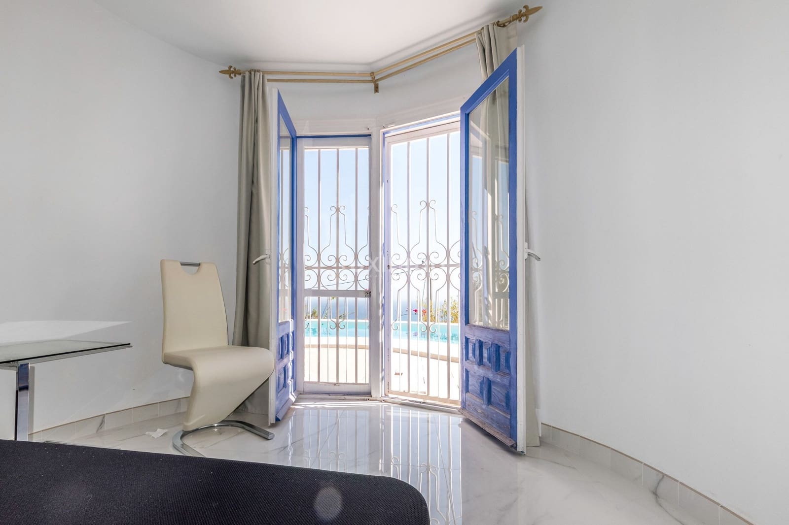 3 bedroom Villa for sale in Altea with pool garage - € 1,150,000 (Ref: 9211347)