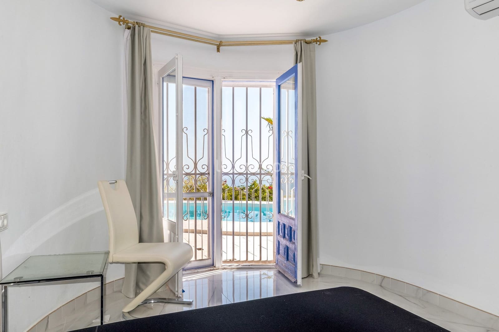 3 bedroom Villa for sale in Altea with pool garage - € 1,150,000 (Ref: 9211347)