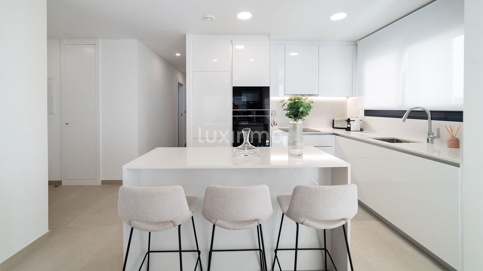 4 soverom Leilighet til salgs i Benidorm med svømmebasseng garasje - € 1 370 000 (Ref: 9216785)