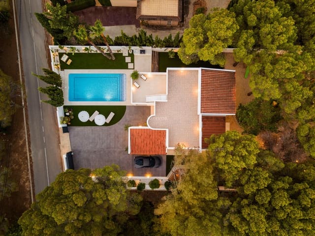 4 soverom Villa til salgs i Altea med svømmebasseng garasje - € 1 450 000 (Ref: 9216787)