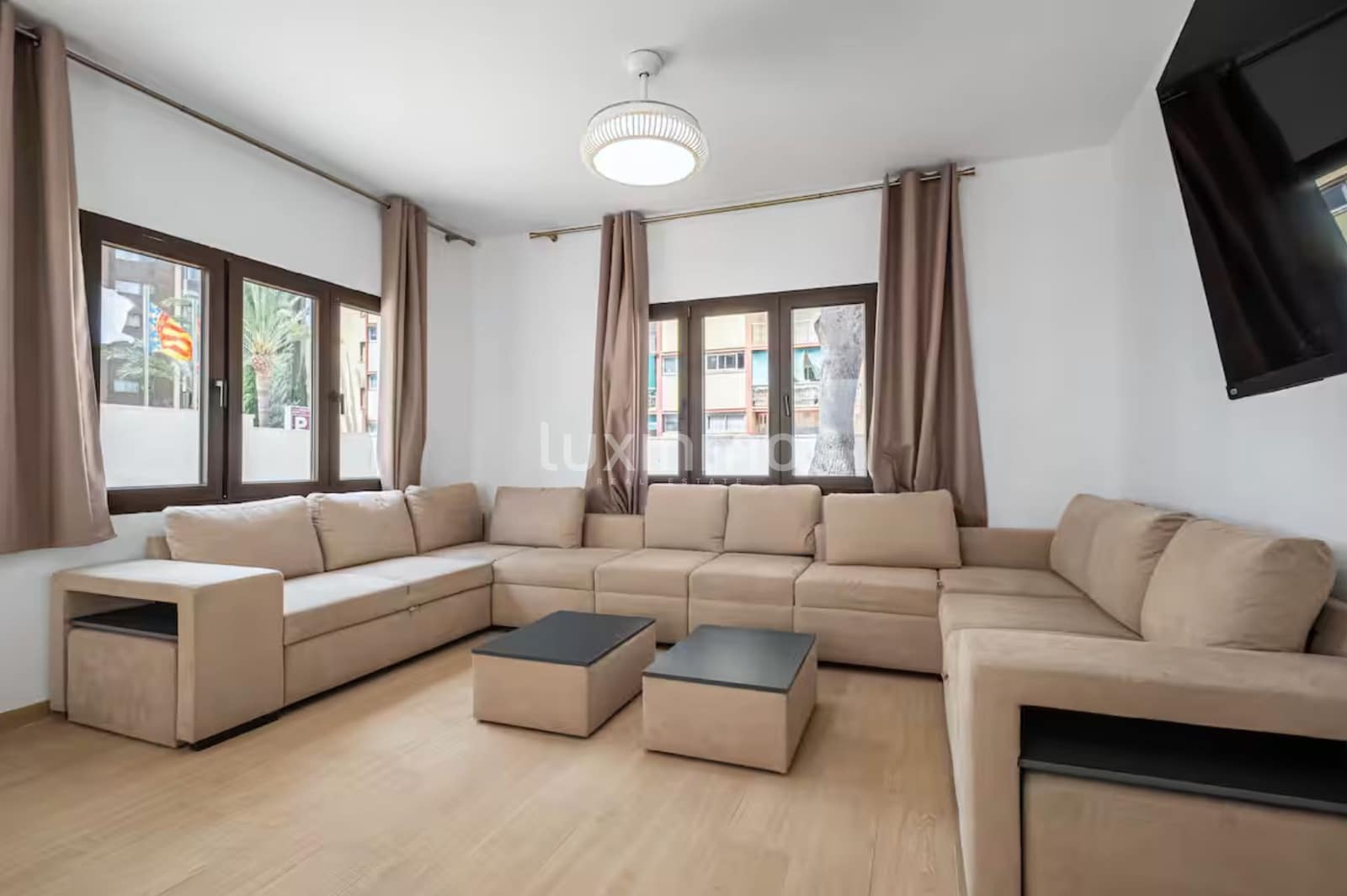4 quarto Casa em Banda para arrendar em Benidorm - 2 750 € (Ref: 9234988)