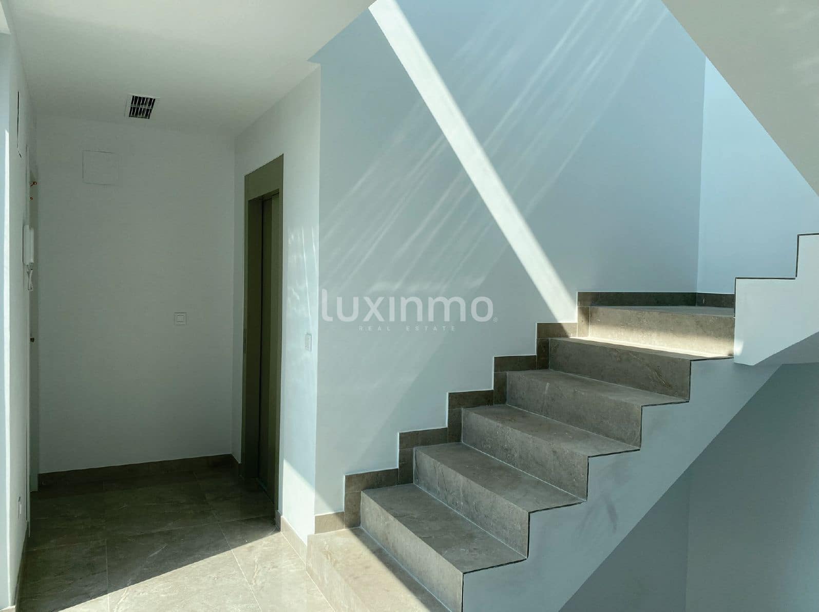 4 soverom Villa til salgs i Finestrat med svømmebasseng garasje - € 1 875 000 (Ref: 9245604)