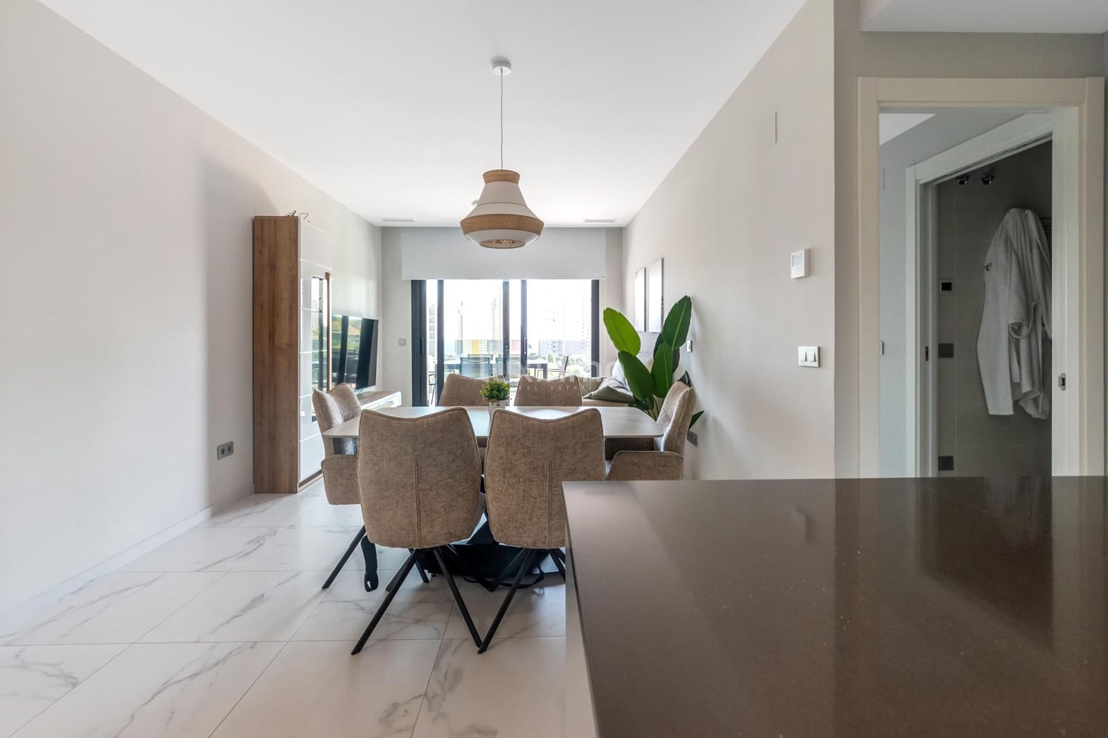 2 soverom Leilighet til leie i Benidorm med svømmebasseng garasje - € 1 800 (Ref: 9251620)