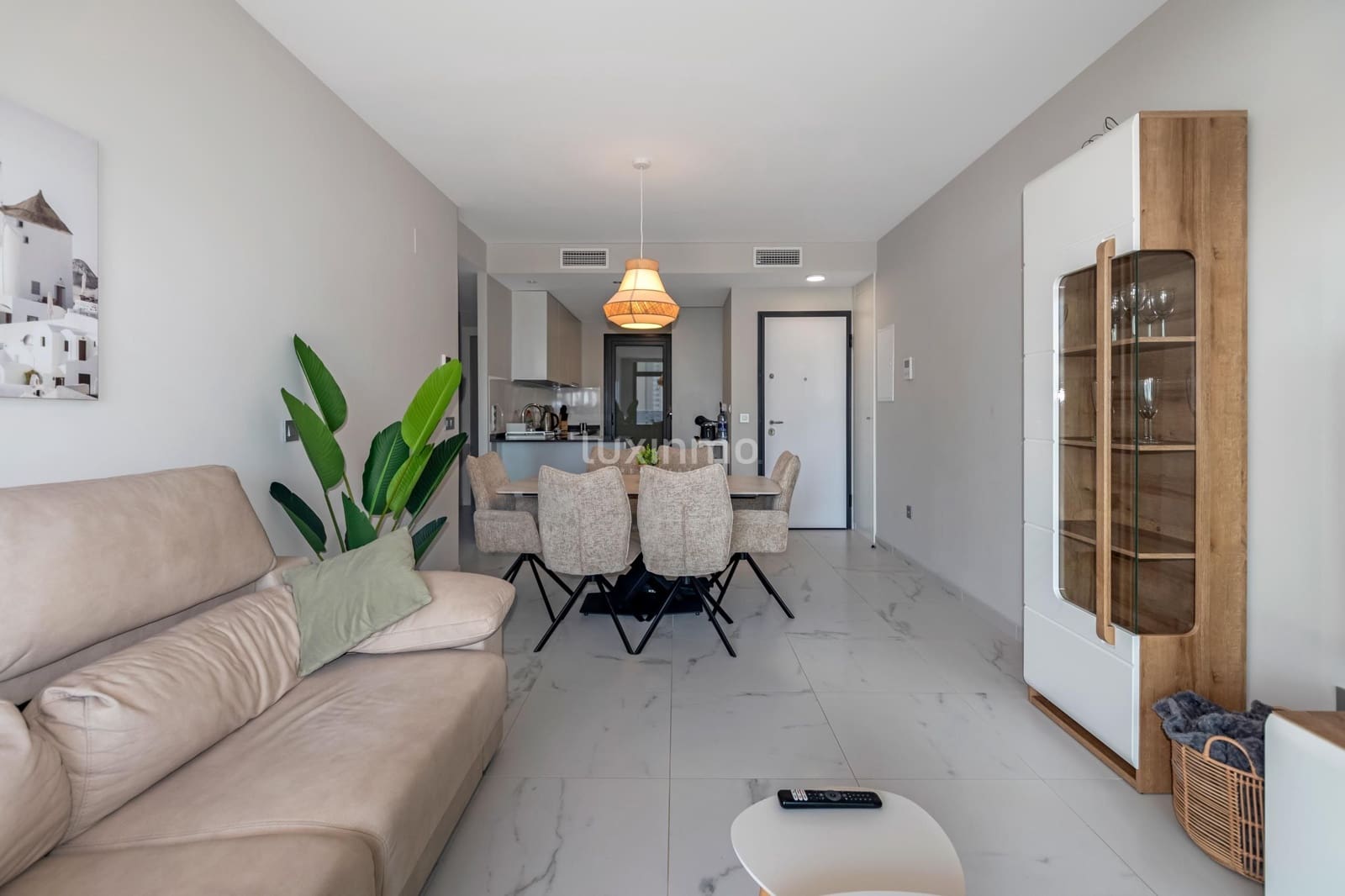 2 soverom Leilighet til leie i Benidorm med svømmebasseng garasje - € 1 800 (Ref: 9251620)