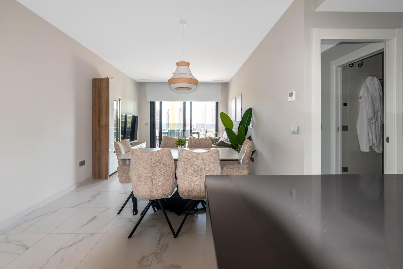 2 soverom Leilighet til leie i Benidorm med svømmebasseng garasje - € 1 800 (Ref: 9251620)