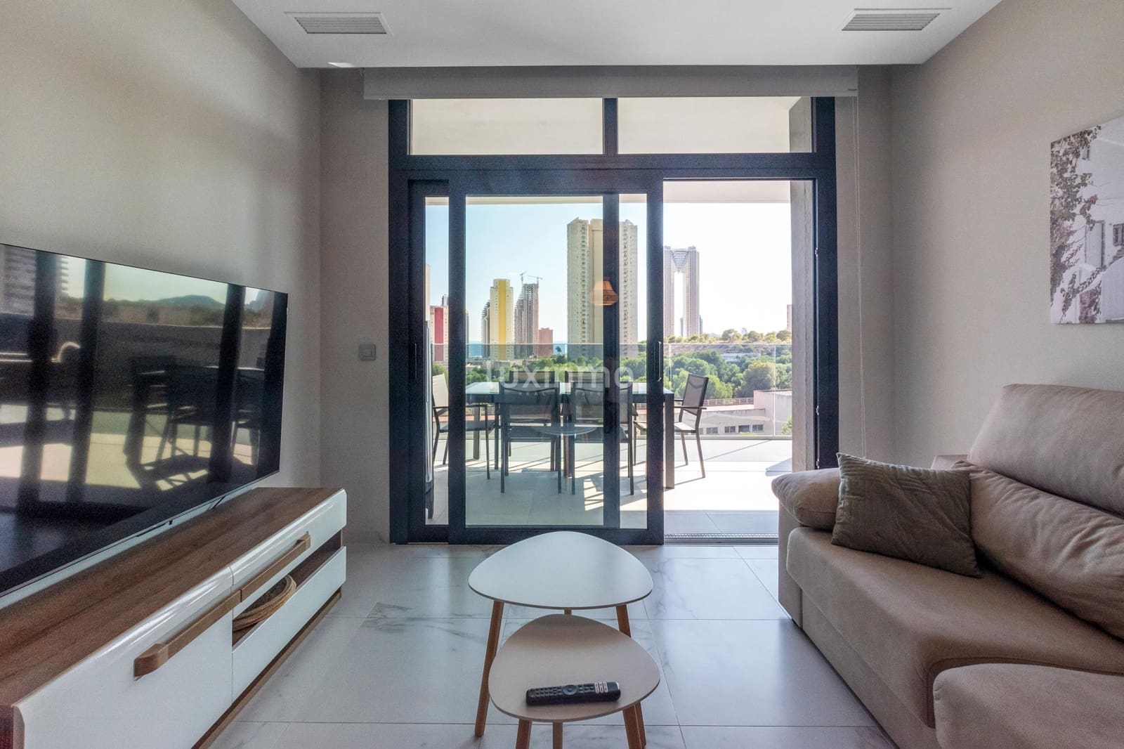 2 soverom Leilighet til leie i Benidorm med svømmebasseng garasje - € 1 800 (Ref: 9251620)