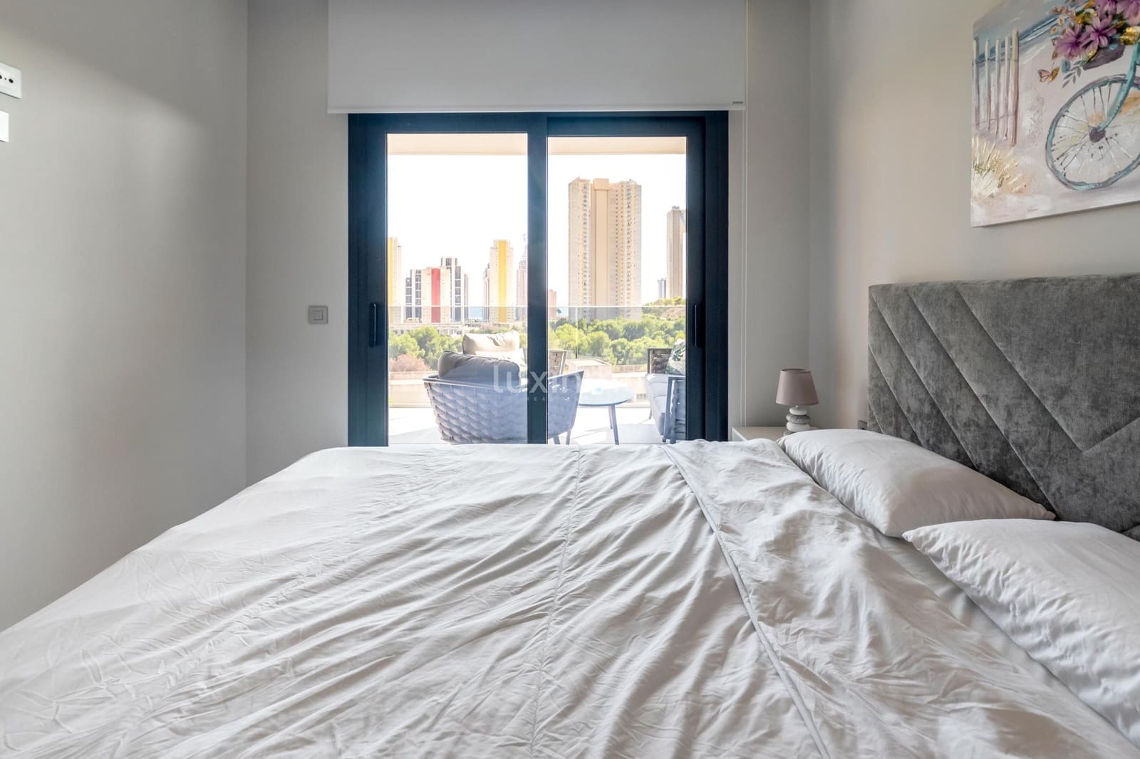 2 soverom Leilighet til leie i Benidorm med svømmebasseng garasje - € 1 800 (Ref: 9251620)