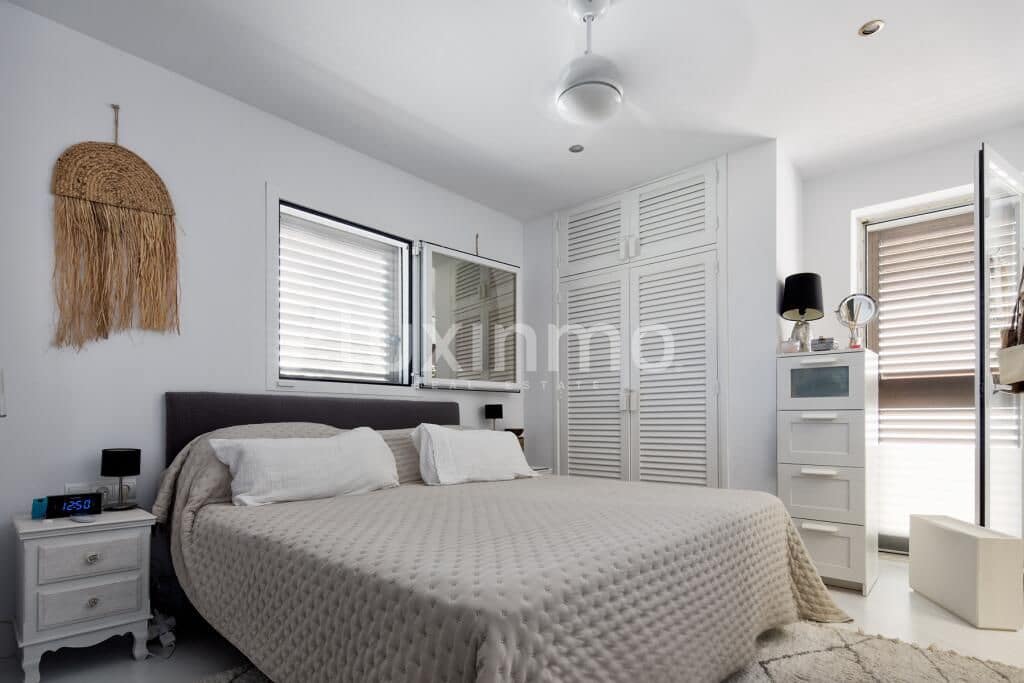 3 makuuhuone Kattohuoneisto myytävänä paikassa San Jose / Sant Josep de Sa Talaia mukana uima-altaan 
autotalli - 1 790 000 € (Ref: 9257852)