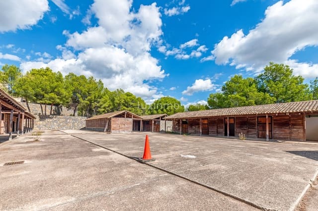 7 bedroom Villa for sale in Polop with pool garage - € 1,600,000 (Ref: 9267847)