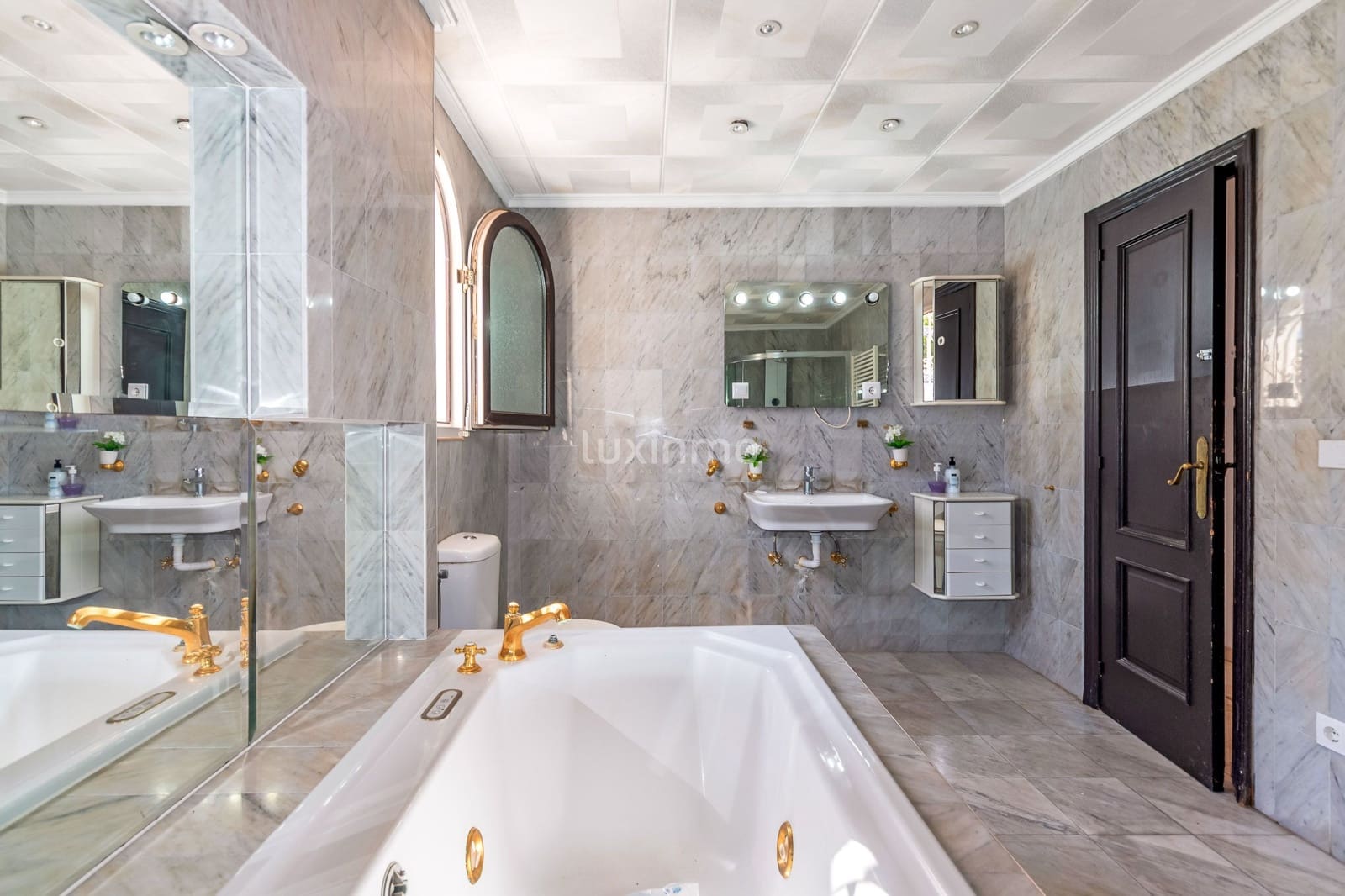 5 soverom Villa til salgs i Benidorm med svømmebasseng garasje - € 2 250 000 (Ref: 9279812)