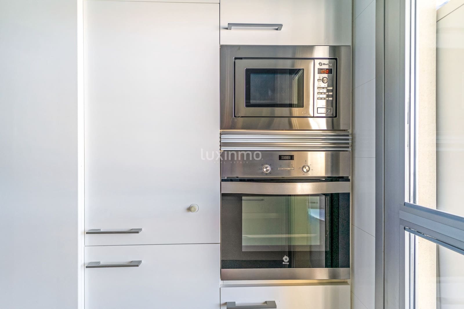 Appartement de 2 chambres à louer à Calpe / Calp avec piscine garage - 2 500 € (Ref: 9293460)