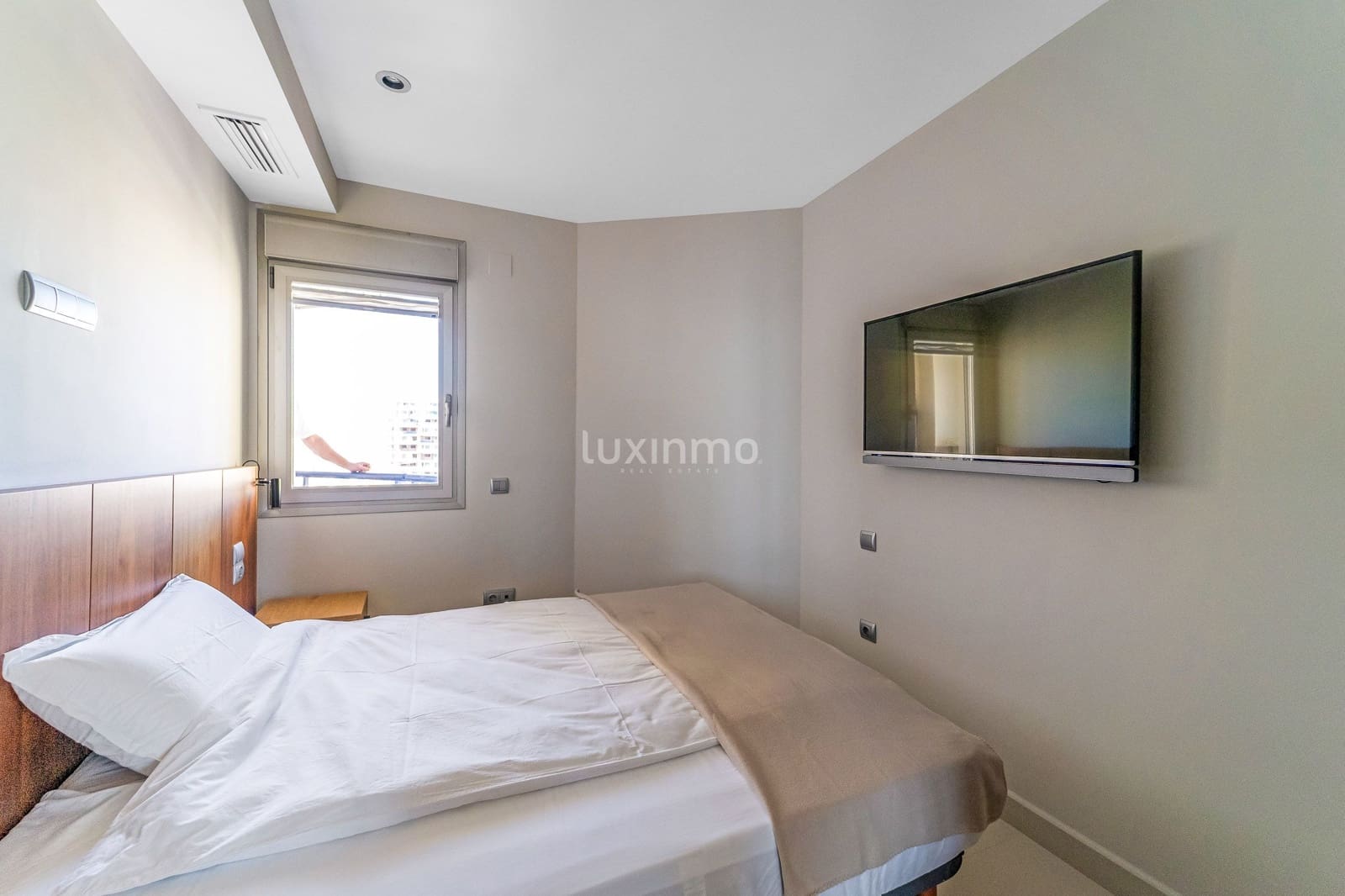 Appartement de 2 chambres à louer à Calpe / Calp avec piscine garage - 2 500 € (Ref: 9293460)