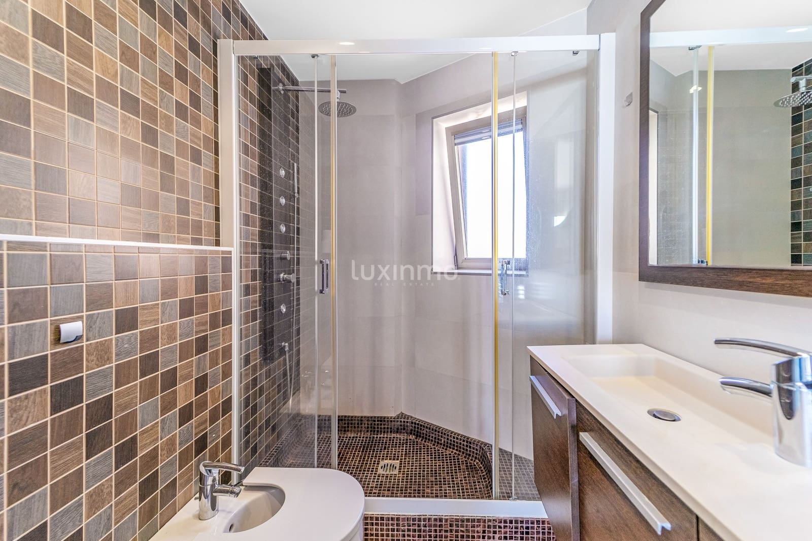 Appartement de 2 chambres à louer à Calpe / Calp avec piscine garage - 2 500 € (Ref: 9293460)