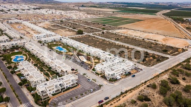 3 sovrum Villa till salu i Orihuela med pool - 379 000 € (Ref: 9296581)